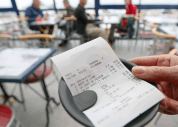 Après un dîner à 382 euros, leur carte bancaire est refusée : ils laissent leur fils en gage et…