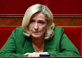 Marine Le Pen : ce jour où elle s’est fait « sauter dessus pour qu’elle le caresse »