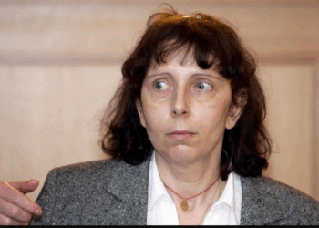 Une mère condamnée après avoir ôté la vie en plein procès à l’assassin présumé de sa fille de 7 ans