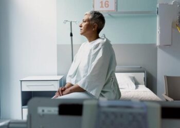 À 44 ans, elle attribuait ses ballonnements à la ménopause : le diagnostic terrible qui a suivi 16 À 44 ans, elle attribuait ses ballonnements à la ménopause : le diagnostic terrible qui a suivi a090fb4a 43f3 43fe 8d97 f93145d5b092