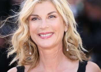 Michèle Laroque se confie : "C'est ma façon d'être solidaire" - ce qu'elle fait chaque matin au réveil 5 Michèle Laroque se confie : "C'est ma façon d'être solidaire" - ce qu'elle fait chaque matin au réveil c343c625 4d70 4482 8af5 c8541066f750