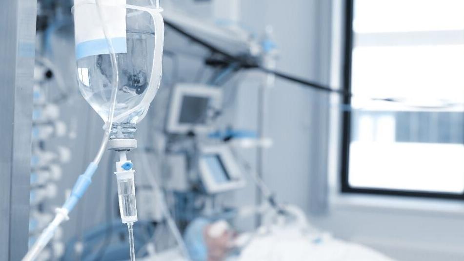 Elle prend de l'ibuprofène après son accouchement, trois semaines plus tard les médecins ne lui donnent que 10% de chances de survie 7 Elle prend de l'ibuprofène après son accouchement, trois semaines plus tard les médecins ne lui donnent que 10% de chances de survie df171b54 16ee 43f8 bb6b dfca66f111da