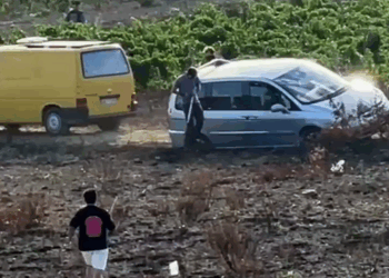 Des affrontements entre agriculteurs et fêtards de la « rave-party de la honte » sur les lieux de l’incendie de l’Aude