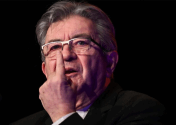 « Nous vous mettrons en prison » : les préfets portent plainte contre Jean-Luc Mélenchon pour des « menaces »