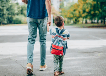 Un grand-père repart de la garderie avec le mauvais enfant par erreur