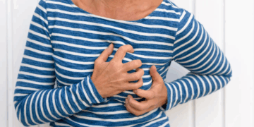 Un médecin urgentiste alerte : ce trouble respiratoire est le signe d’un pneumothorax, il faut vite appeler le 15