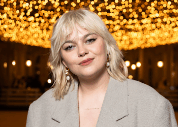 « J&rsquo;ai mal tout le temps », Louane atteinte d&rsquo;une maladie auto-immune qui lui provoque des crises
