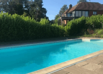 “On va te…” : ce retraité de 77 ans décède en tentant de chasser une bande de jeunes squatteurs de sa piscine