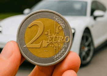Oubliez la petite monnaie : cette pièce de 2€ vaut plus qu’une voiture !