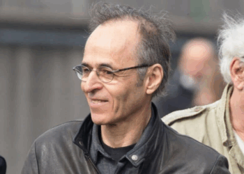 À 73 ans, Jean-Jacques Goldman mène la retraite dont beaucoup rêvent… et voici à quoi elle ressemble