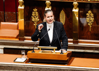 La France insoumise refuse l&rsquo;invitation de Matignon qui consulte la gauche mercredi