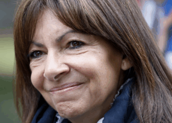 « Elle a peut-être disjoncté »: 84.000€ de vêtements, 120.000€ de voyages, des frais d&rsquo;Anne Hidalgo révélés