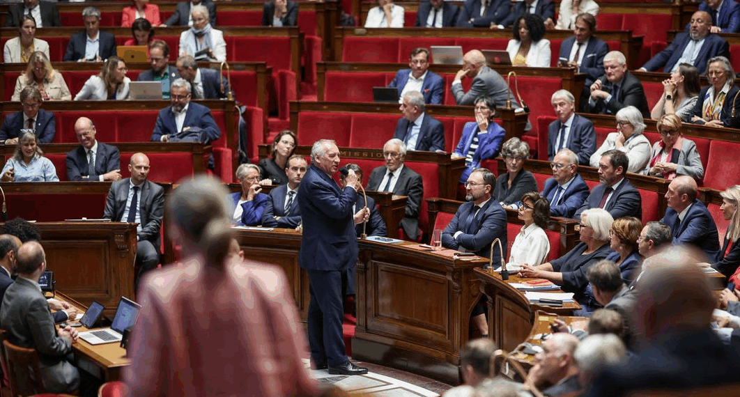 Furieux contre les députés, il leur envoie 600 préservatifs avec un mot cinglant… 7 Furieux contre les députés, il leur envoie 600 préservatifs avec un mot cinglant… Furieux contre les députés, il leur envoie 600 préservatifs avec un mot cinglant…