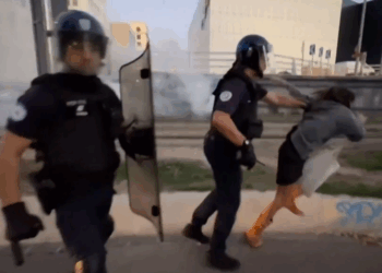 Grève du 18 septembre à Marseille : La vidéo d’une jeune femme violentée par des policiers émeut