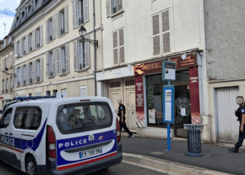 « On n’a pas le droit de tùer quelqu’un » : la mère du braqueur décédé lors d’un vol à main armée porte plainte