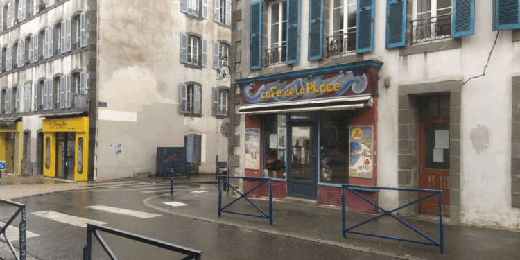 Brest : Une vingtaine d’hommes masqués sèment la terreur dans un bar, la piste de l'utradroite privilégiée 1 Brest : Une vingtaine d’hommes masqués sèment la terreur dans un bar, la piste de l'utradroite privilégiée Capture decran 2025 09 22 162738