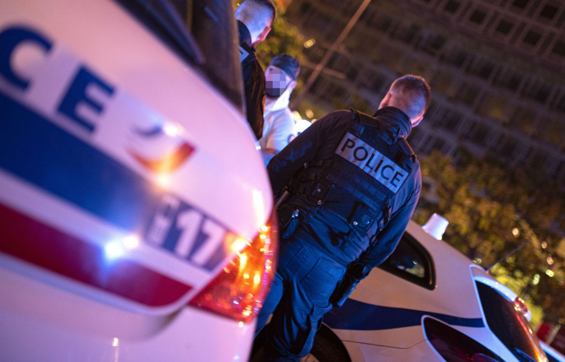 Brest : Une vingtaine d’hommes masqués sèment la terreur dans un bar, la piste de l'utradroite privilégiée 3 Brest : Une vingtaine d’hommes masqués sèment la terreur dans un bar, la piste de l'utradroite privilégiée Capture decran 2025 09 22 162750