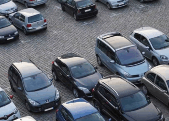 Orly : La police saisit plus de 200 voitures dans un parking illégal, la raison surprend