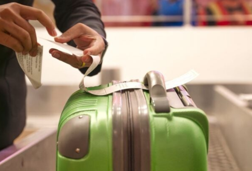 "C’est aberrant, délirant" : sa valise est perdue par Air France, puis détruite… et elle doit payer 6 000 € aux Aéroports de Paris 2 "C’est aberrant, délirant" : sa valise est perdue par Air France, puis détruite… et elle doit payer 6 000 € aux Aéroports de Paris Capture decran 2025 09 23 143435