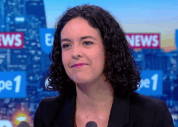 «J&rsquo;appelle à la démission d&rsquo;Emmanuel Macron» : Manon Aubry juge que le «meilleur référendum, c&rsquo;est une élection présidentielle»