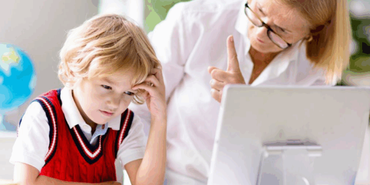 Enfant HPI : Un élève prononce ce mot en classe et se fait expulser par la maîtresse "elle pensait qu’il l’insultait" 1 Enfant HPI : Un élève prononce ce mot en classe et se fait expulser par la maîtresse "elle pensait qu’il l’insultait" Capture decran 2025 09 23 200845