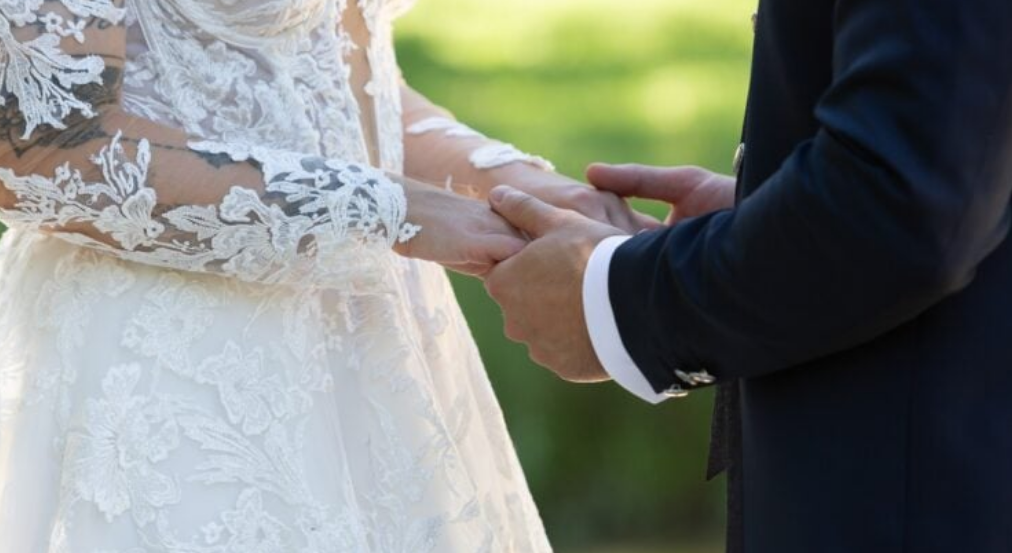 Sa fiancée décède le jour de leur mariage, il décide d'épouser sa... 3 Sa fiancée décède le jour de leur mariage, il décide d'épouser sa... Capture decran 2025 09 26 231845