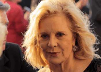 Sylvie Vartan dans “une peine infinie” : elle pleure la disparition de son “ange de douceur”
