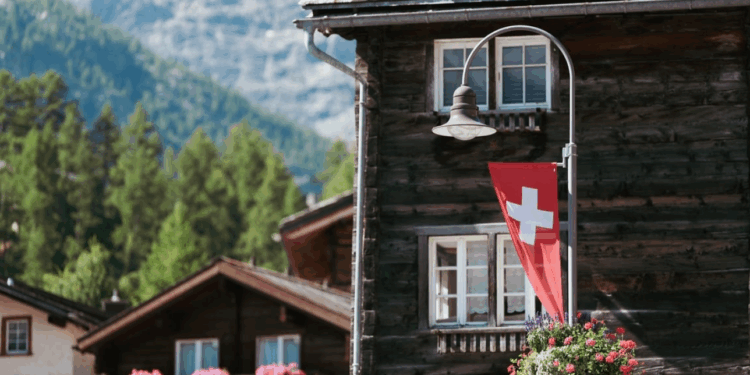 En Suisse, les squatteurs n’ont aucune chance : expulsions en quelques heures et sanctions sévères, voici comment le pays agit 1 En Suisse, les squatteurs n’ont aucune chance : expulsions en quelques heures et sanctions sévères, voici comment le pays agit Capture decran 2025 09 29 175227