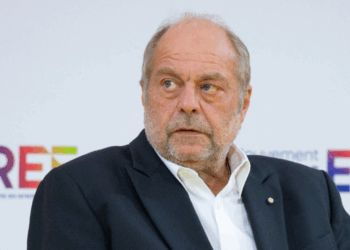 CNews, "une chaîne d’extrême droite" : Eric Dupond-Moretti laisse éclater sa colère 12 CNews, "une chaîne d’extrême droite" : Eric Dupond-Moretti laisse éclater sa colère CNews, « une chaîne d’extrême droite » : Eric Dupond-Moretti laisse éclater sa colère