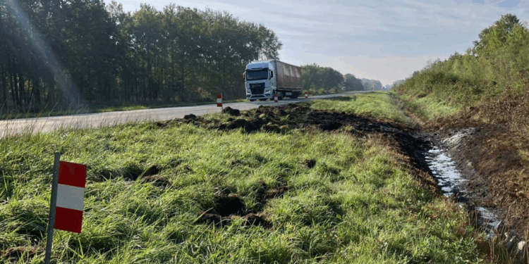 Un motard décède après un choc frontal avec un camion, sa compagne retrouvée sans vie à leur domicile 1 Un motard décède après un choc frontal avec un camion, sa compagne retrouvée sans vie à leur domicile Capture decran 2025 09 30 162433