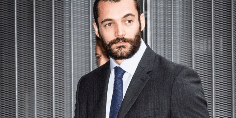 Nicolas Sarkozy condamné et c’est à son fils Louis que s’attaque cette star de l’humour 1 Nicolas Sarkozy condamné et c’est à son fils Louis que s’attaque cette star de l’humour Capture decran 2025 09 30 200038