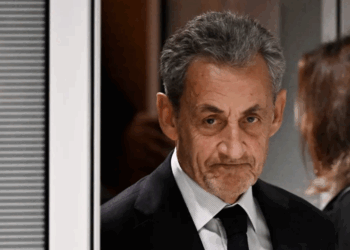 Nicolas Sarkozy incarcéré dans une prison surpeuplée : il risque de faire cellule commune avec l&rsquo;un de ces codétenus