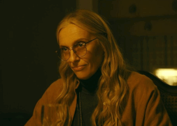 « J&rsquo;ai été totalement captivé » : cette nouvelle série Netflix étrange fascine les spectateurs qui la dévorent en une soirée