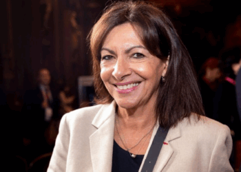 Pire qu&rsquo;Anne Hidalgo : dîners XXL, coiffeur et pressing hors de prix… le maire du 18e rattrapé par ses notes de frais indécentes