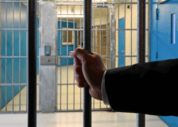 Prisons : avec plus de 84.000 détenus au 1er octobre, le nombre de détenus français atteint un nouveau record