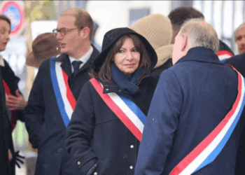 ”Je ne me sens pas cougar” : À 65 ans, Anne Hidalgo assume pleinement son couple avec un homme beaucoup plus jeune