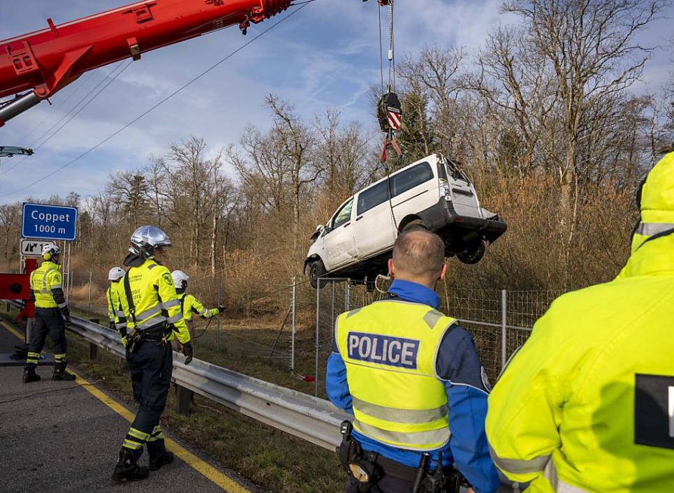 Course-poursuite à 1h du matin : elle voulait fuir les gendarmes, sa voiture explose en pleine rue 3 Course-poursuite à 1h du matin : elle voulait fuir les gendarmes, sa voiture explose en pleine rue Capture decran 2025 10 06 134627