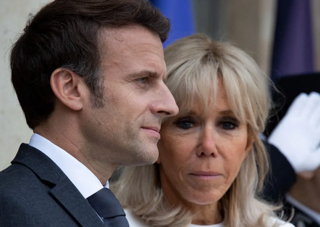 “Cela en dit long sur… ” : Brigitte Macron trompée par Emmanuel avec “un homme” ? 2 “Cela en dit long sur… ” : Brigitte Macron trompée par Emmanuel avec “un homme” ? Capture decran 2025 10 06 195713