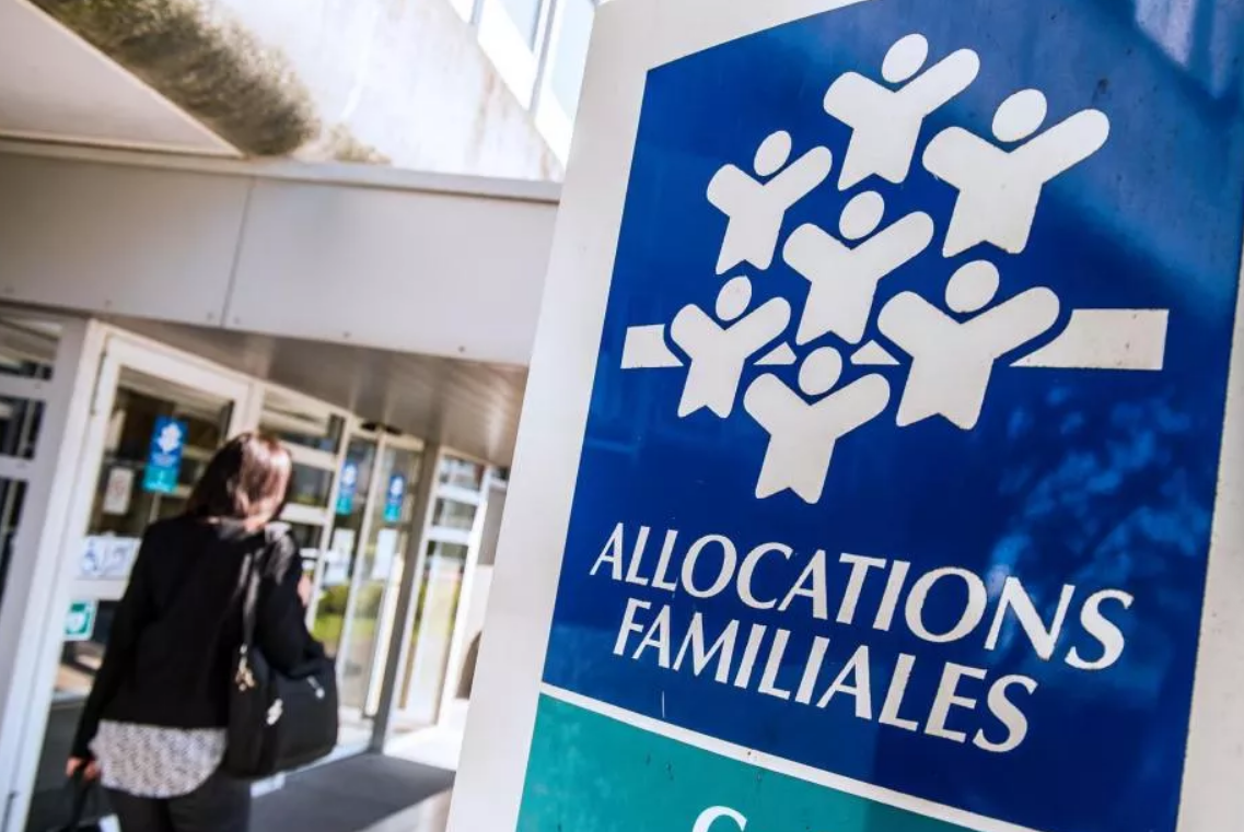 Allocations CAF chamboulées : des millions de foyers en danger à cause du calendrier 4 Allocations CAF chamboulées : des millions de foyers en danger à cause du calendrier Capture decran 2025 10 07 104213
