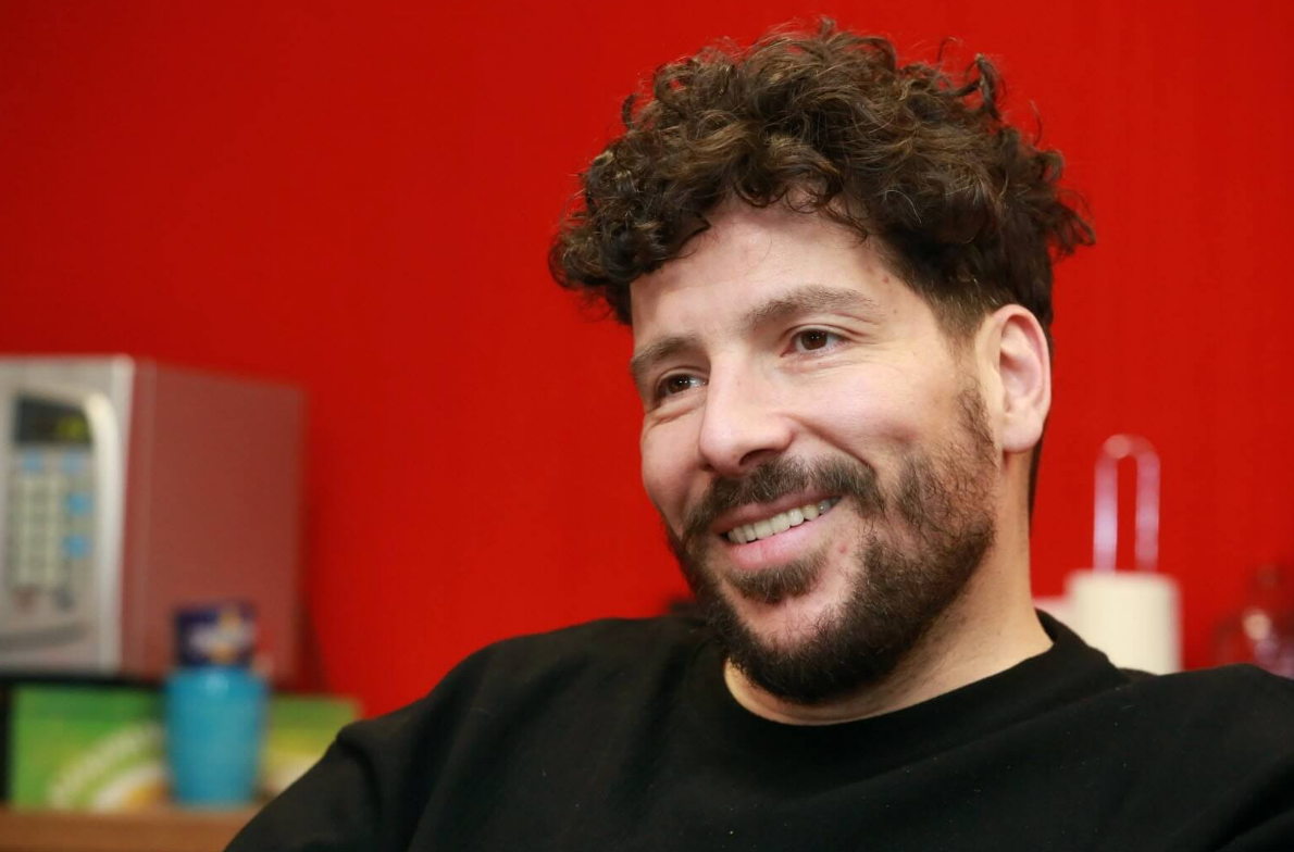 "Si tu fais une bêtise, tu es un Arabe..." : La vérité crue de Redouane Bougheraba 2 "Si tu fais une bêtise, tu es un Arabe..." : La vérité crue de Redouane Bougheraba Capture decran 2025 10 07 110402