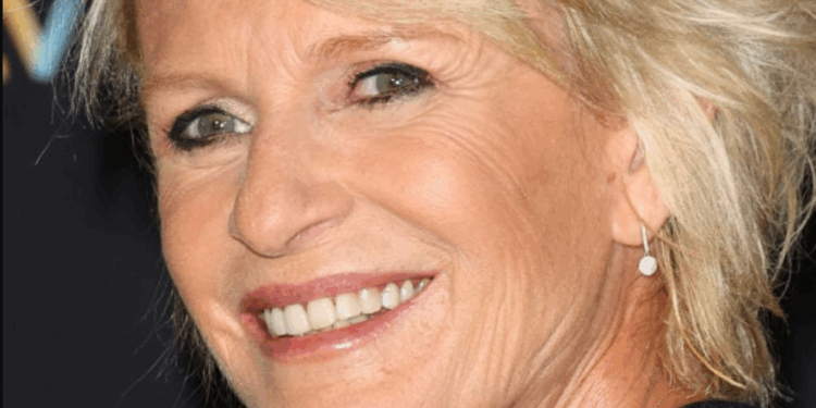 Sophie Davant de retour dans Affaire conclue, elle l’annonce en taclant discrètement Julia Vignali 1 Sophie Davant de retour dans Affaire conclue, elle l’annonce en taclant discrètement Julia Vignali Capture decran 2025 10 08 145805