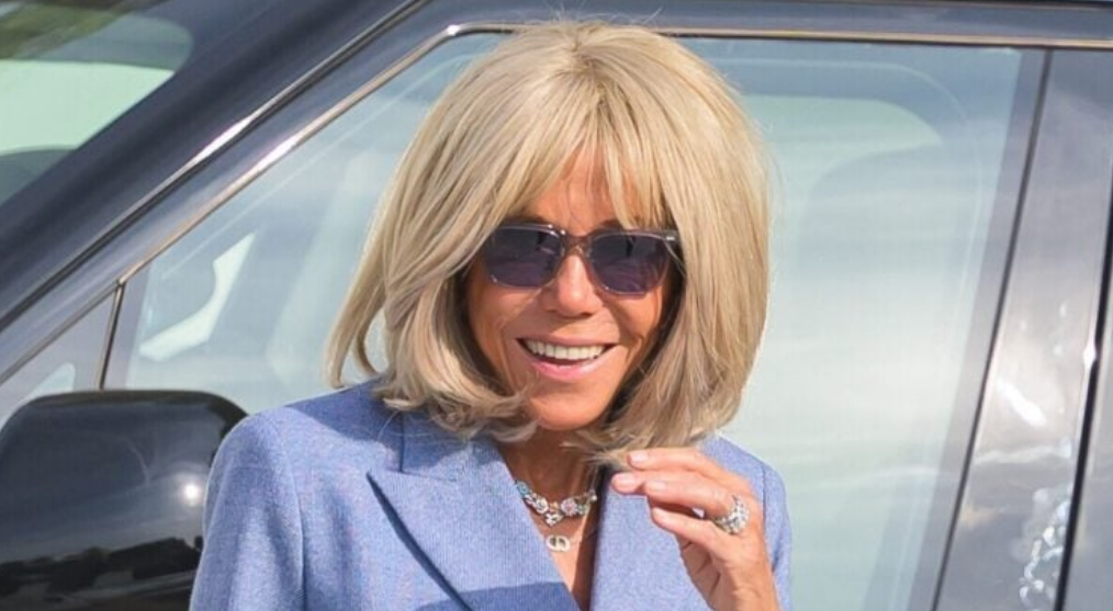 Tout sourire, Brigitte Macron surprend avec un doigt d’honneur : "Si ça ça ne devient pas un meme" 2 Tout sourire, Brigitte Macron surprend avec un doigt d’honneur : "Si ça ça ne devient pas un meme" Capture decran 2025 10 08 164759