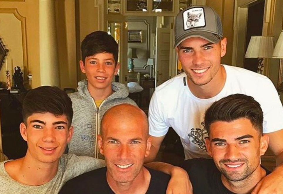 "Une fierté", Zidane, la nouvelle vie de son fils Luca en Algérie 3 "Une fierté", Zidane, la nouvelle vie de son fils Luca en Algérie Capture decran 2025 10 08 192709