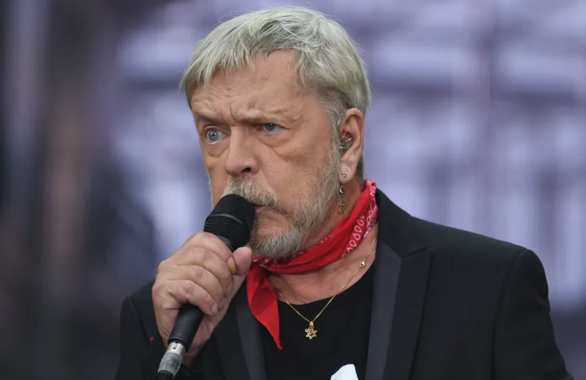 "Le placer sous tutelle…" : Lolita Séchan, confidences inattendues sur son père Renaud 4 "Le placer sous tutelle…" : Lolita Séchan, confidences inattendues sur son père Renaud Capture decran 2025 10 08 193317