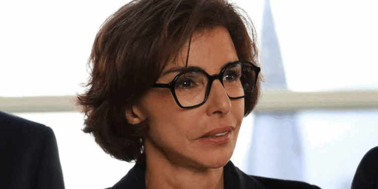 "J'habite là..." : Rachida Dati dévoile son appartement parisien qu'elle ne paye PAS, un "hôtel particulier" 1 "J'habite là..." : Rachida Dati dévoile son appartement parisien qu'elle ne paye PAS, un "hôtel particulier" Capture decran 2025 10 09 142245