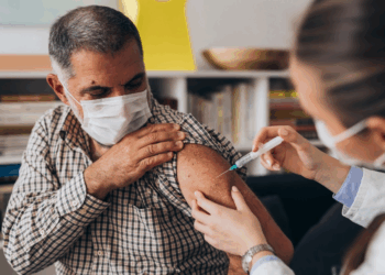 Maux de l&rsquo;automne : quels conseils, recommandés par les médecins, faut-il suivre pour éviter les rhumes ?