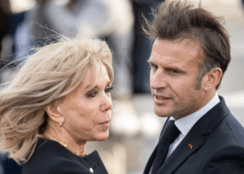 Brigitte Macron : son neveu s’exprime sur son couple avec Emmanuel Macron et révèle le surnom qu’il donnait au futur président 18 Brigitte Macron : son neveu s’exprime sur son couple avec Emmanuel Macron et révèle le surnom qu’il donnait au futur président Brigitte Macron : son neveu s’exprime sur son couple avec Emmanuel Macron et révèle le surnom qu’il donnait au futur président