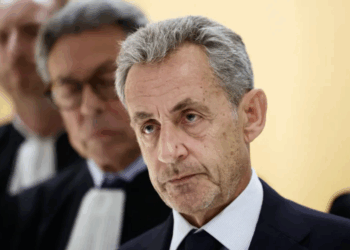 Nicolas Sarkozy innocent : « Si sa maman était en vie, elle pourrait témoigner », Didier Barbelivien lui vient en aide derrière les barreaux