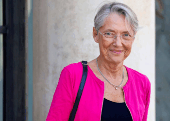 Élisabeth Borne écartée du gouvernement : cette petite phrase qui lui a coûté son poste 4 Élisabeth Borne écartée du gouvernement : cette petite phrase qui lui a coûté son poste Élisabeth Borne écartée du gouvernement : cette petite phrase qui lui a coûté son poste