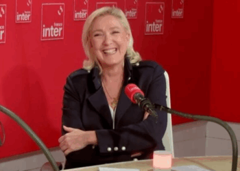 Malaise sur France Inter : prise à partie par un de ses électeurs, Marine Le Pen l’envoie valser et se bidonne 3 Malaise sur France Inter : prise à partie par un de ses électeurs, Marine Le Pen l’envoie valser et se bidonne Malaise sur France Inter : prise à partie par un de ses électeurs, Marine Le Pen l’envoie valser et se bidonne